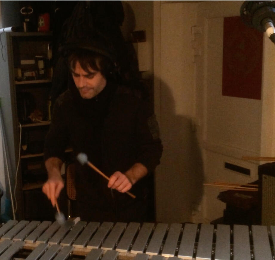 Yragaël Unfer (The Dustburds - Use your vacations - 2024)